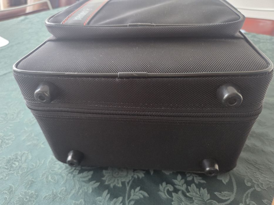 Saxofone Alto Yamaha YAS-280 com mala