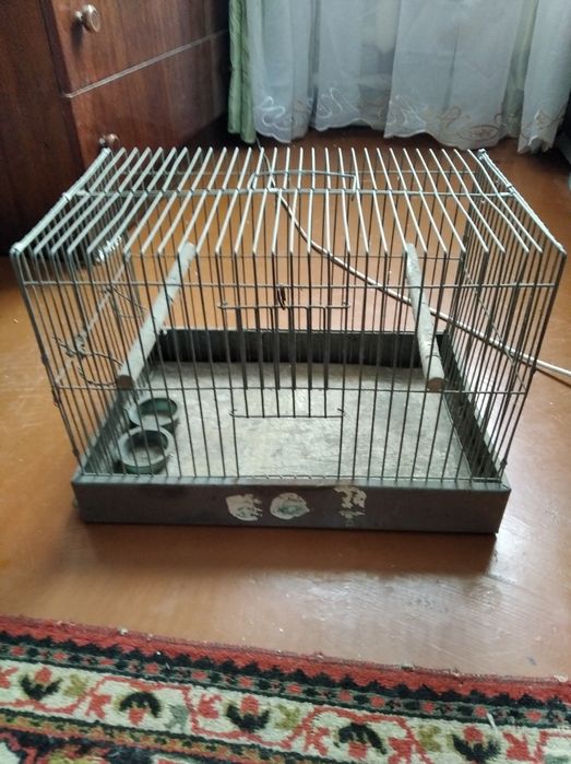 Продам клетку для попугаев или хомяков
