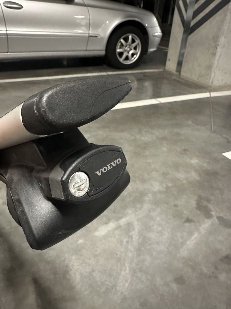 CoPoprzeczki dachowe Volvo XC70 oryginalne. Belki Wingbar Thule