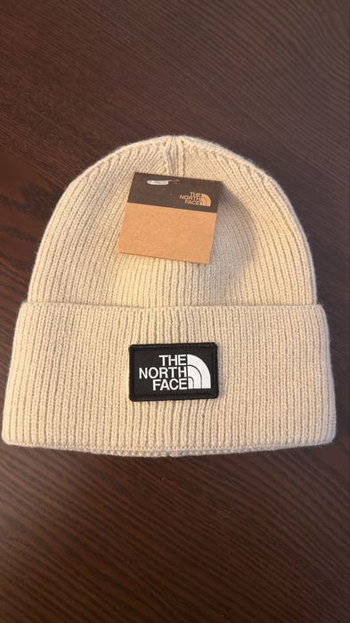 Beżowa czapka the north face