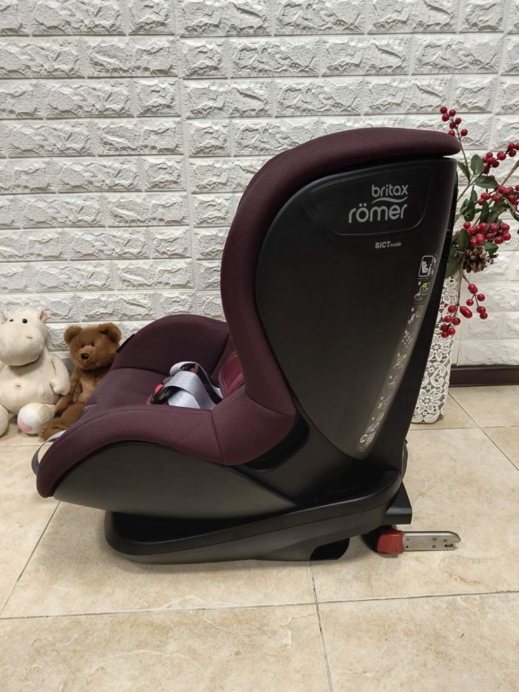 Автокрісло Britax Römer TRIFIX2 i-SIZE Група 1 (9-18 кг) Isofix