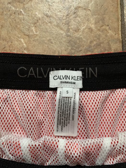 Шорти Calvin Klein. S