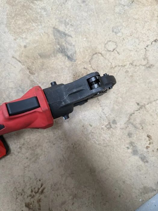 Milwaukee M18 ONEHCCT60 - zaciskarka hydrauliczna