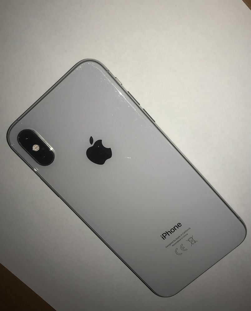 iPhone XS білого кольору