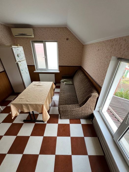 Продаю дом, который строили для себя- капитальный, все коммуникации!