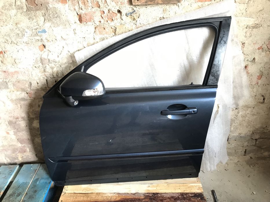 Двері дверка дверки передні ліві вольво В50 Volvo v50 xc60 v60 s60