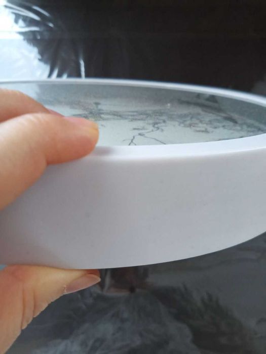 Часы кварцевые белые с оленем