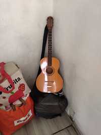 Gitara akustyczna