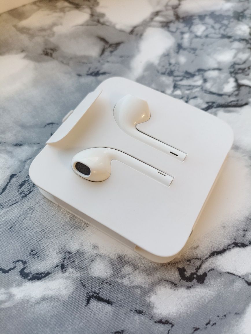 Наушники Apple Airpods