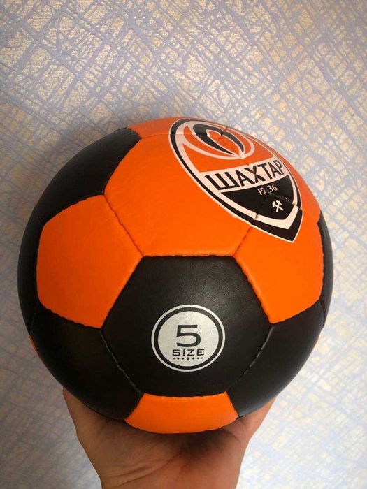 Професійний футбольний м'яч ФК Шахтар для асфальту