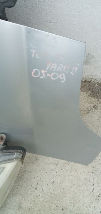 Тойота яріс 2 toyota yaris 2  фара