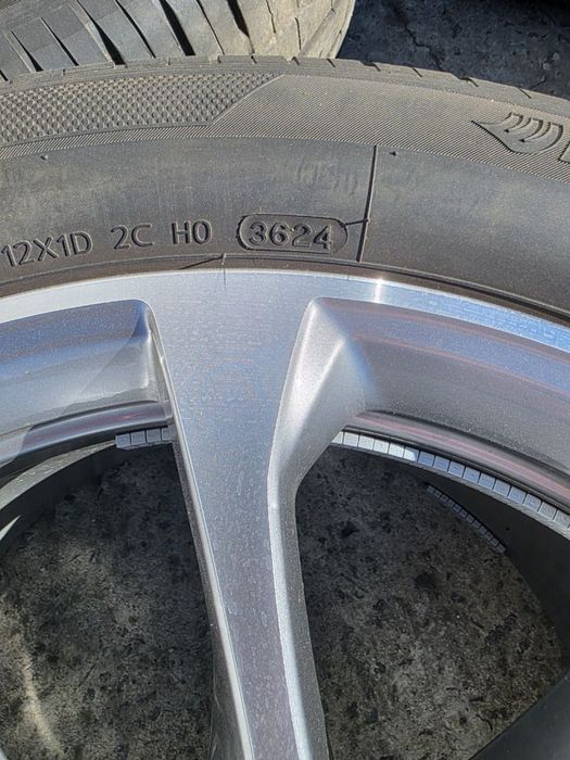 Диски з шинами BMW X5 305/40,,275/45 r20 2024 рік