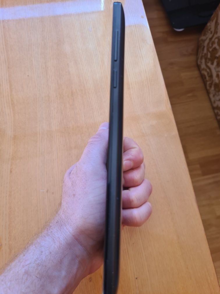 Lenovo TAB 2 A7-10F — планшет 7", 1/8 ГБ, Wi-Fi