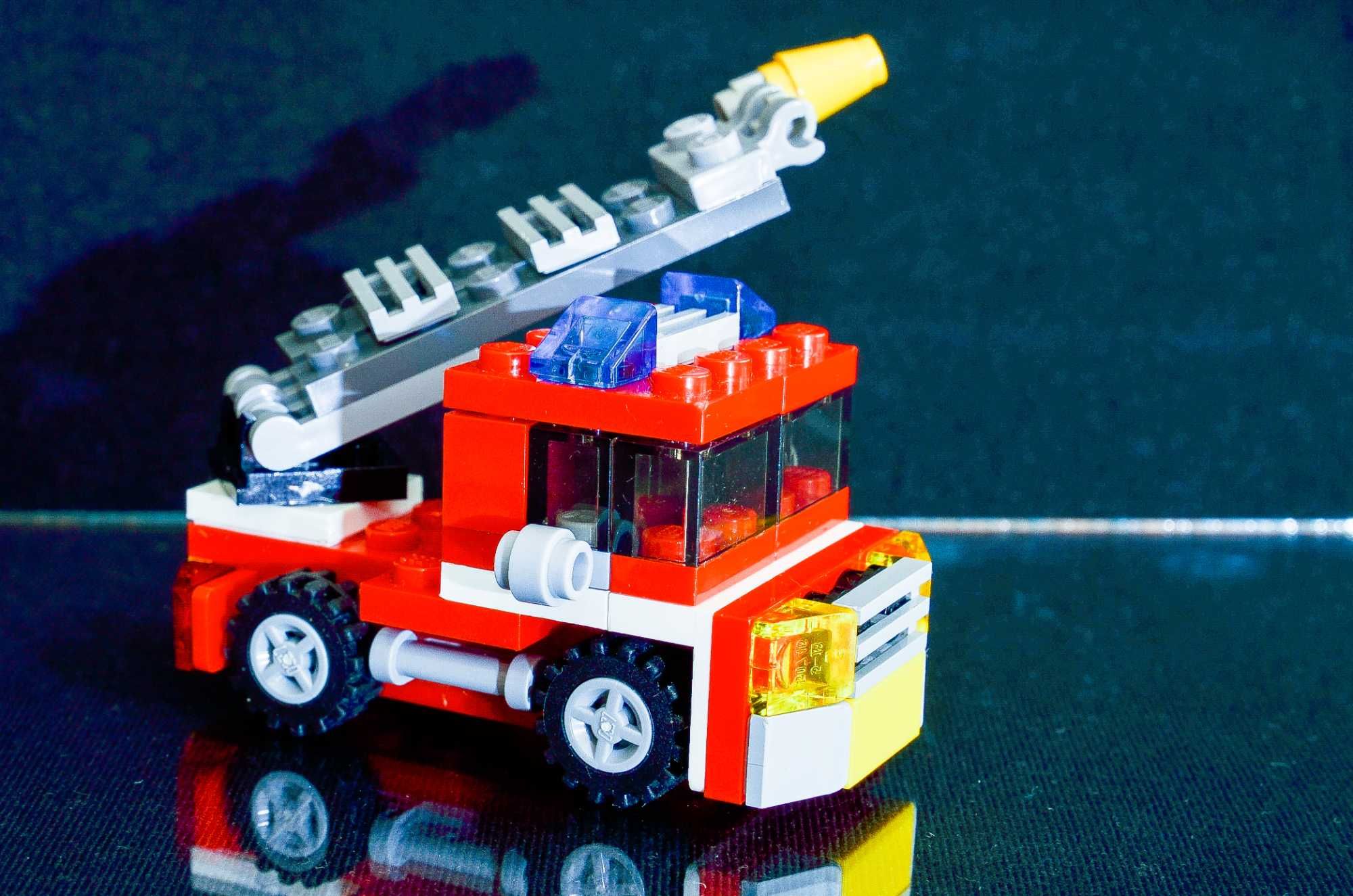 LEGO Creator 6911 Mały wóz strażacki 3 w 1