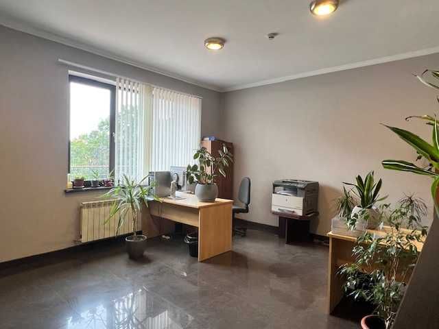 Отдельностоящее здание-жилой дом-офис в районе Адмиральского проспекта