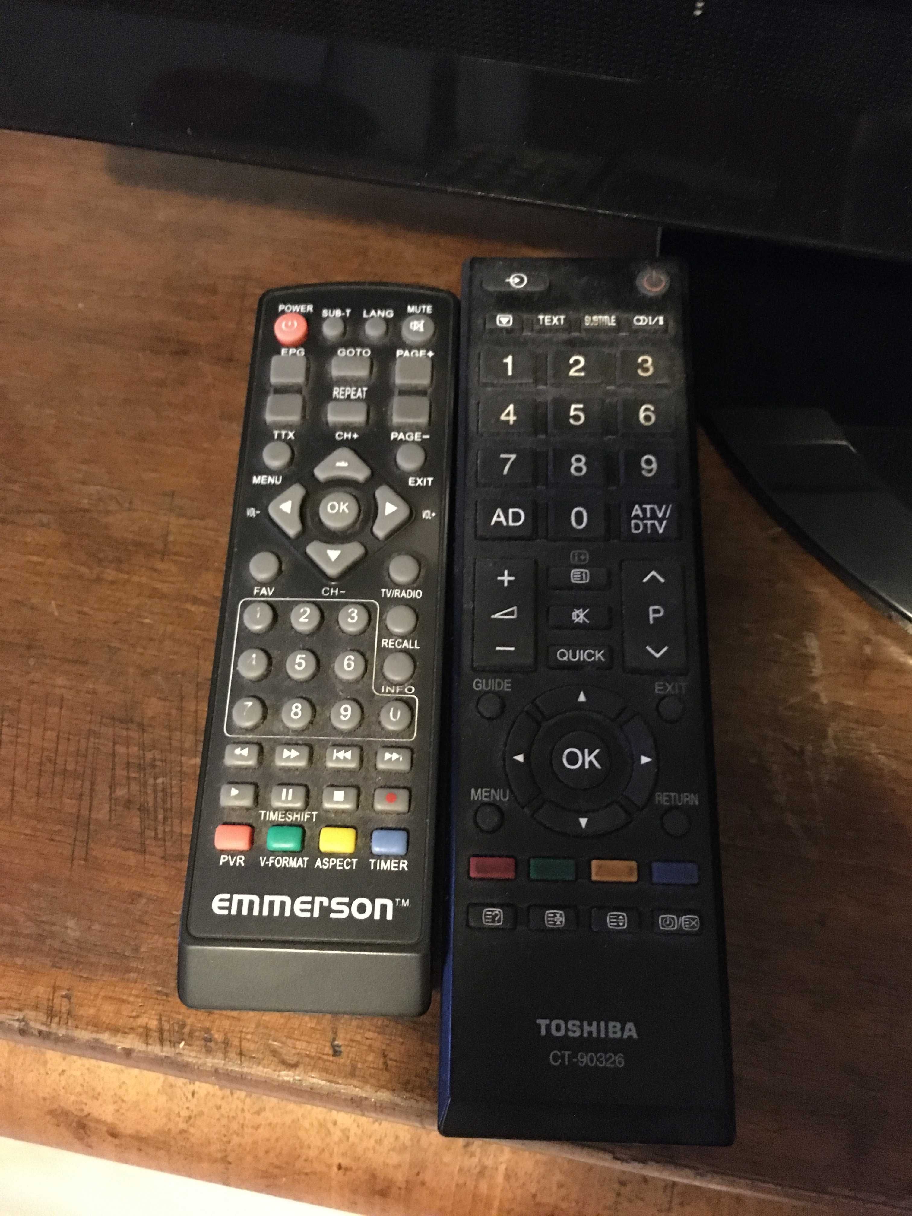 Zestaw - telewizor Toshiba 26" 26AV605PG + dekoder DVBT2 emmerson