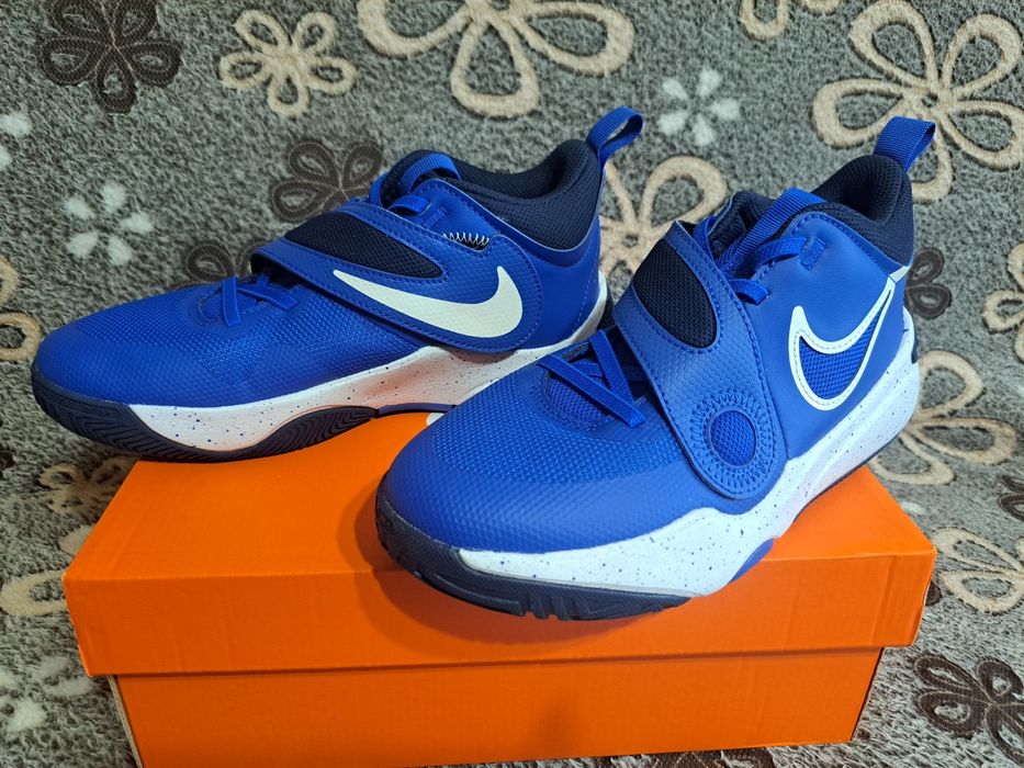 Кросівки NIKE 37.5