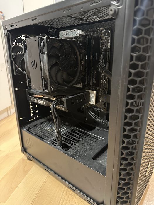 Komputer gamingowy RTX 4060/Ryzen 5 7500F/16GB/1TB