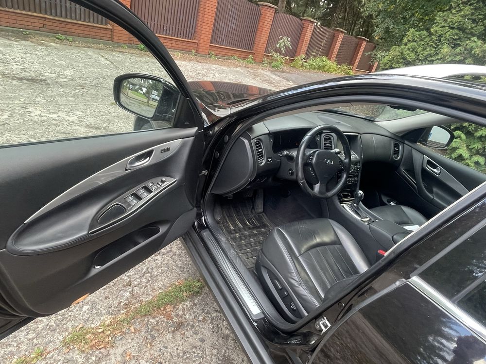 Infiniti EX30d 2011