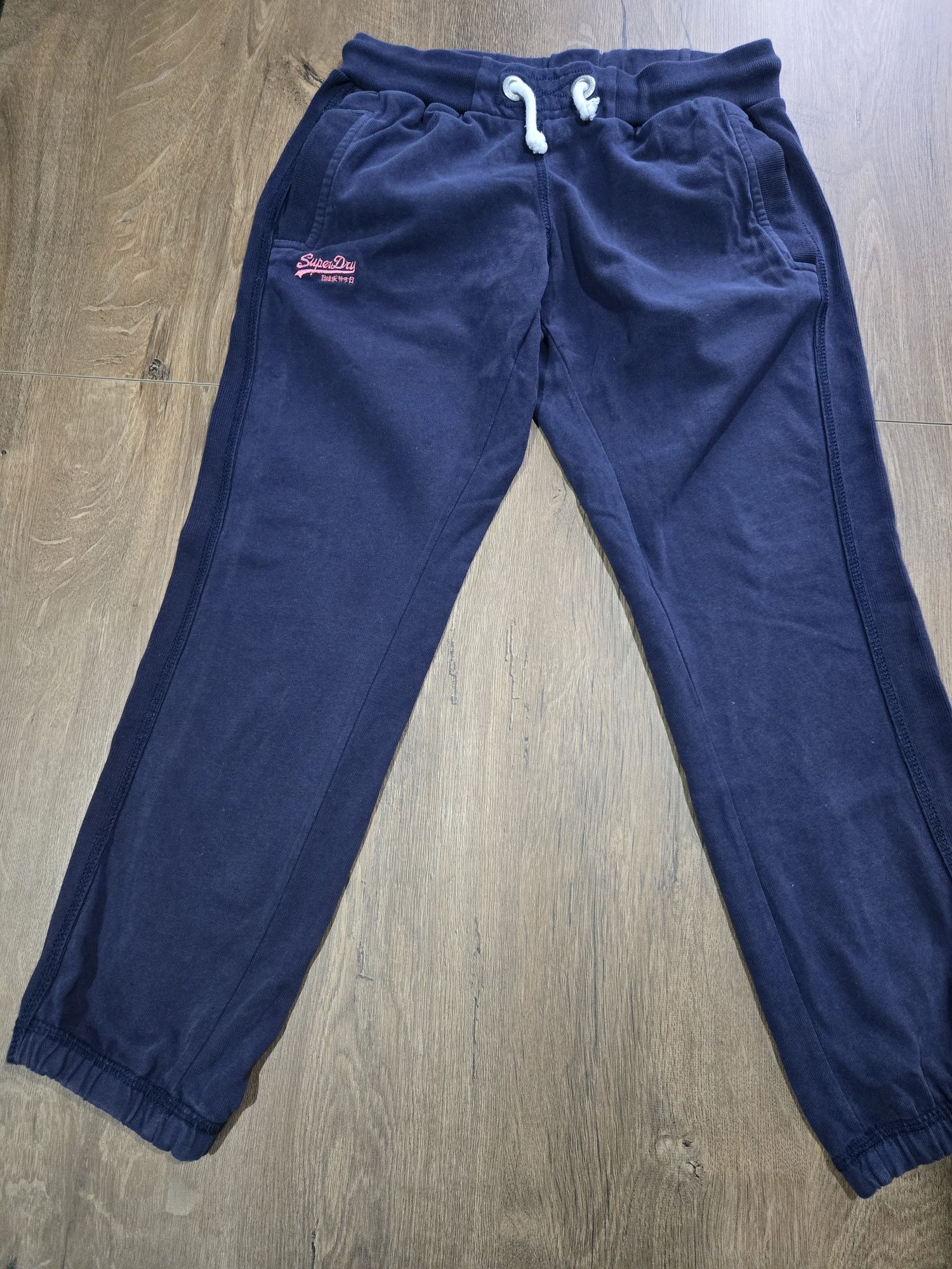 Superdry 3/4 spodnie dresowe w rozmiarze xs