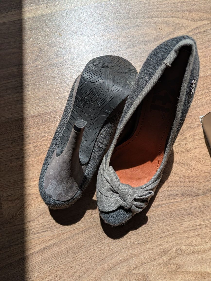 Sapatos cinza xti