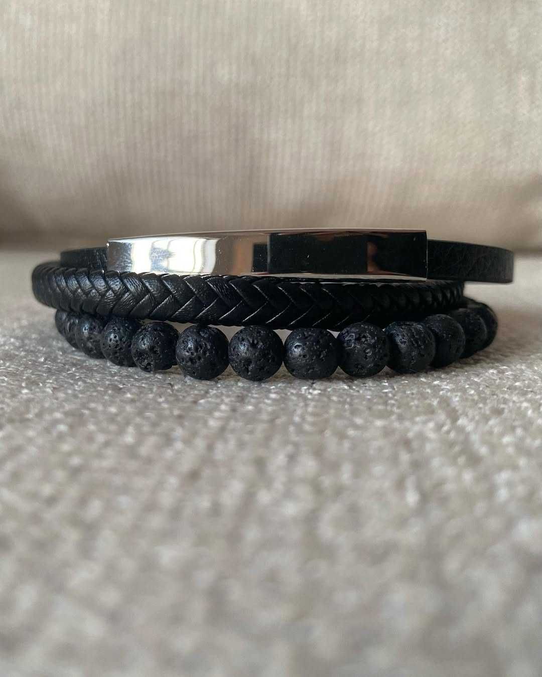 Pulseira em aço inoxidável, couro e pedras