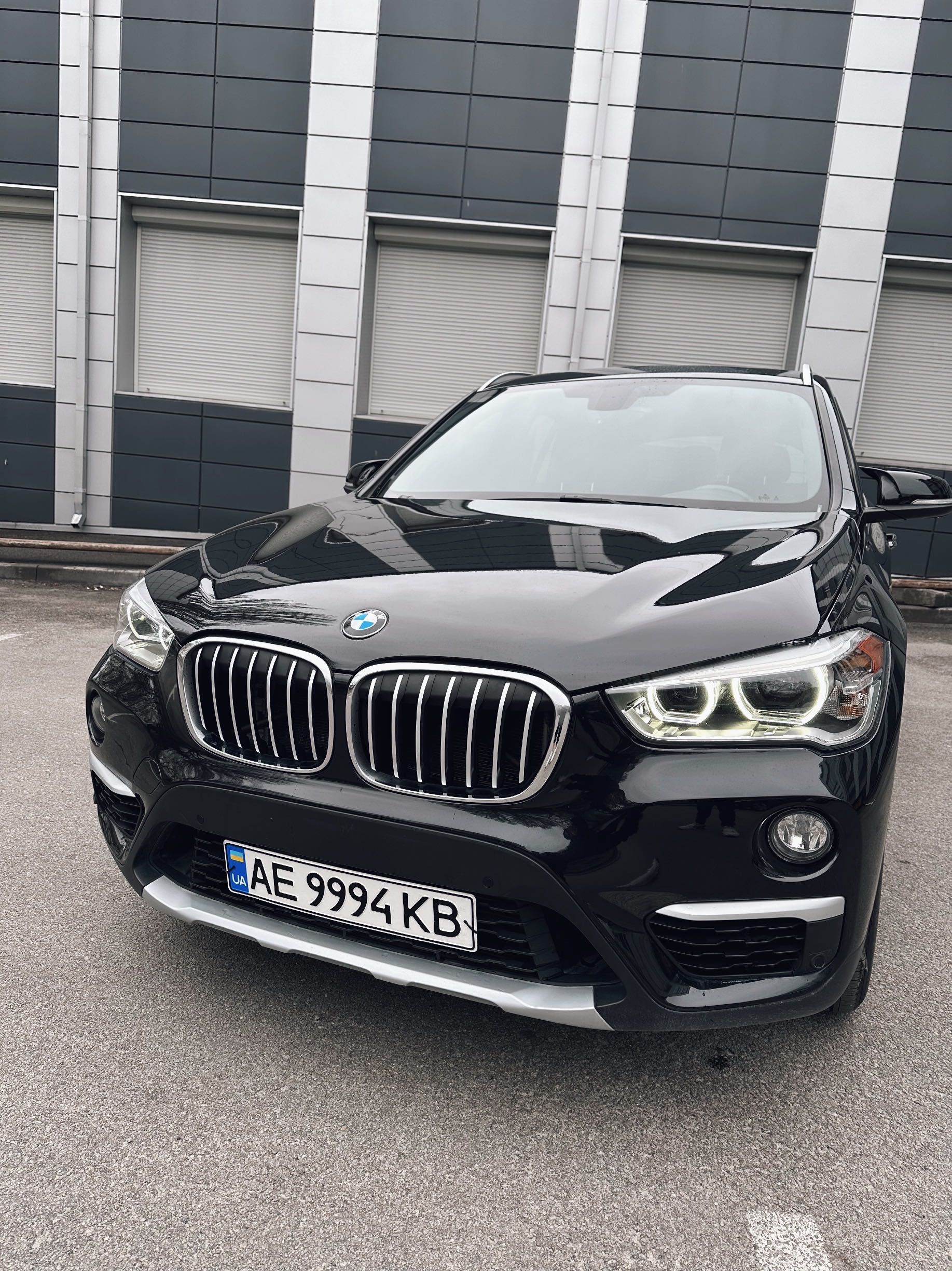 Продам BMW X1 F48 отличное состояние топовая комплектация