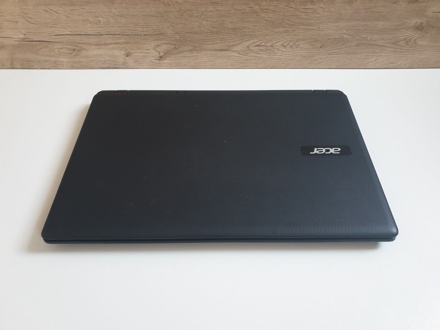 Ноутбук Acer es1 520 / AMD / 4GB DDR3 / 320GB