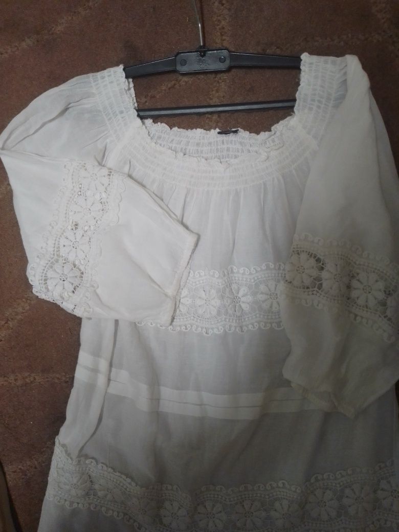 Vestido túnica branca com bordado