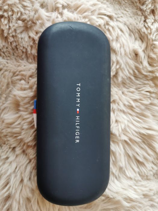 Oprawy korekcyjne Tommy Hilfiger