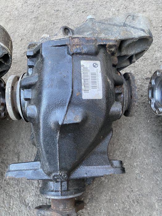 Задний редуктор e90 e84 e91 e92 е87 е81 е82разборка шрот  дифференциал