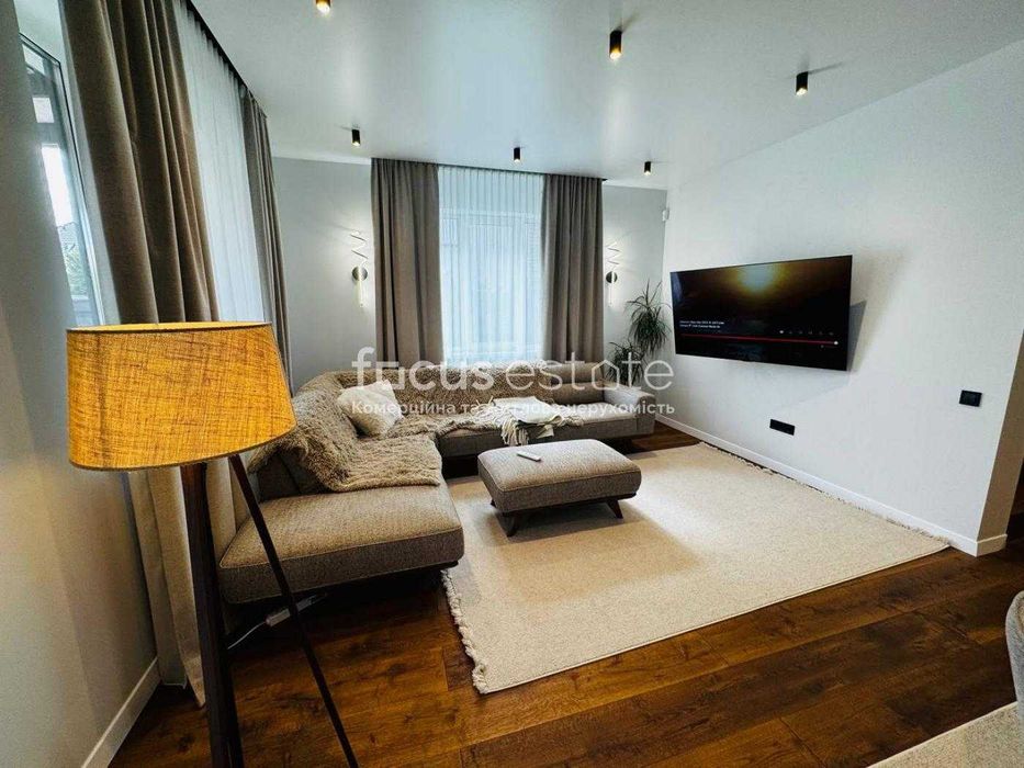 Без комісіЇ. Чайка. Продаж будинку з дизайнерським ремонтом.