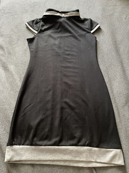 Чорно-сіре.