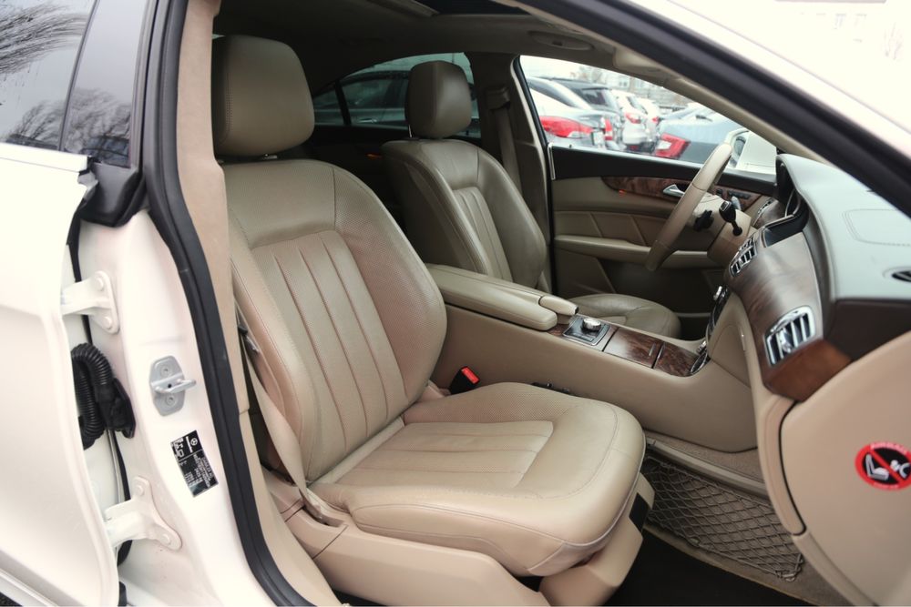 Продаю автомобіль Mersedes-Bens CLS500