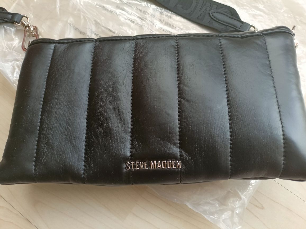 Steve Madden czarna torebka na ramię Bcloak