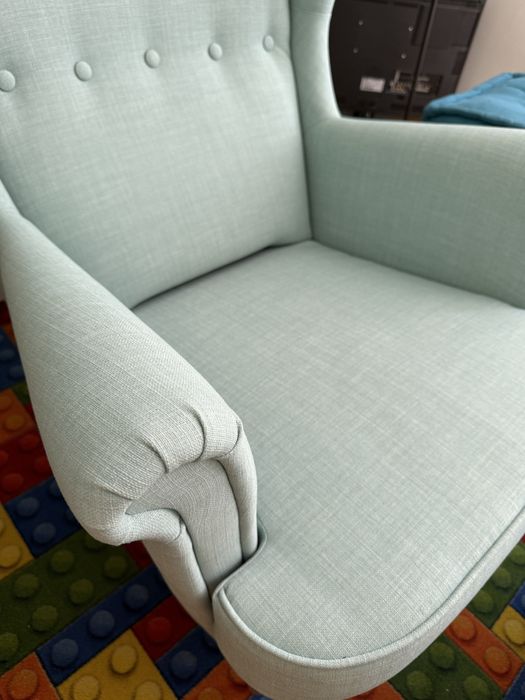 Fotel uszak wraz z podnóżkiem