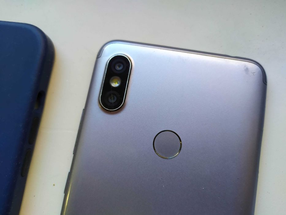 3ний лоток 64Gb 4 IPS 6" 8 ядер 2.0ГГц легкий смартфон Xiaomi Redmi S2