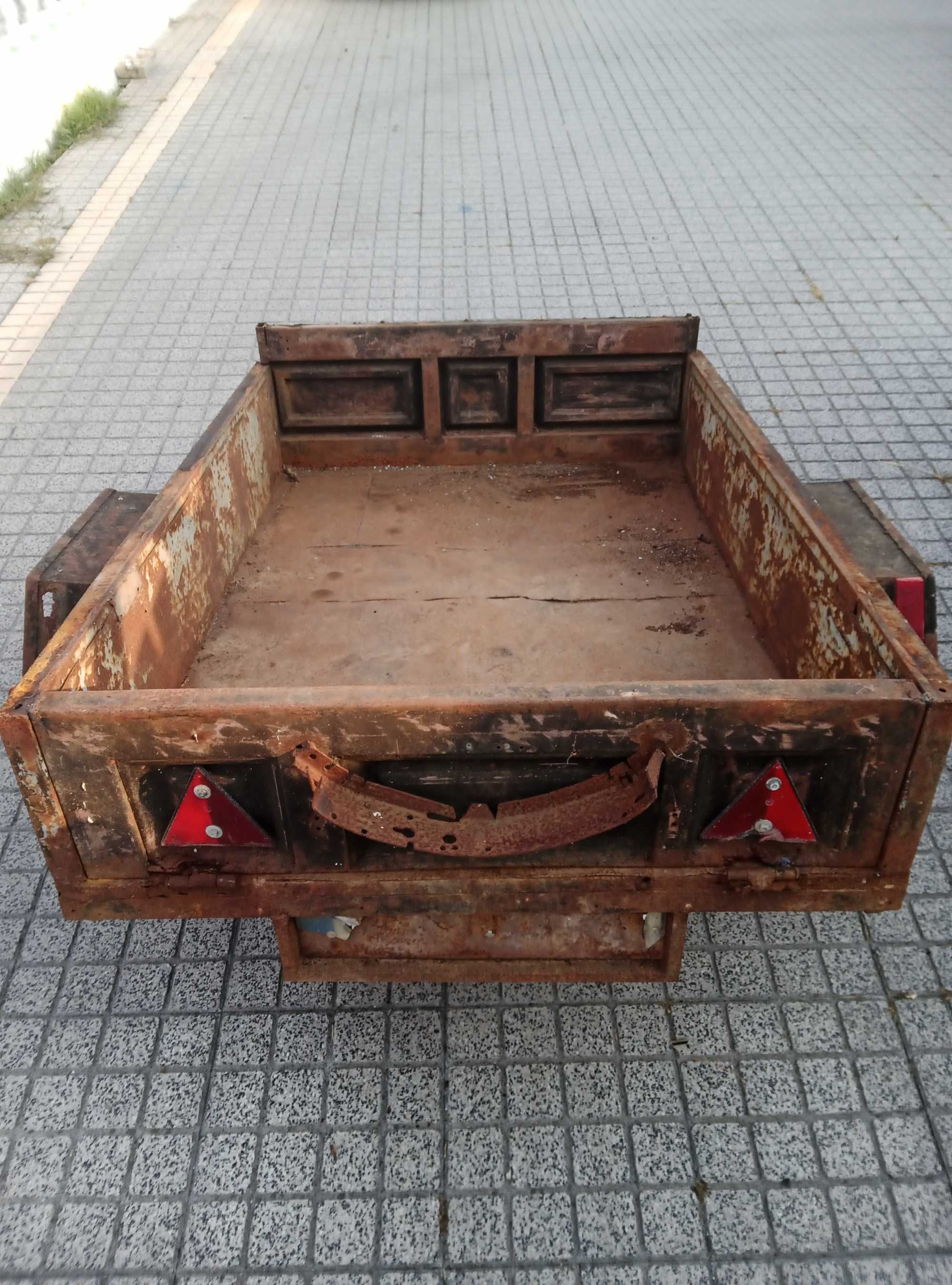 Atrelado reboque artesanal