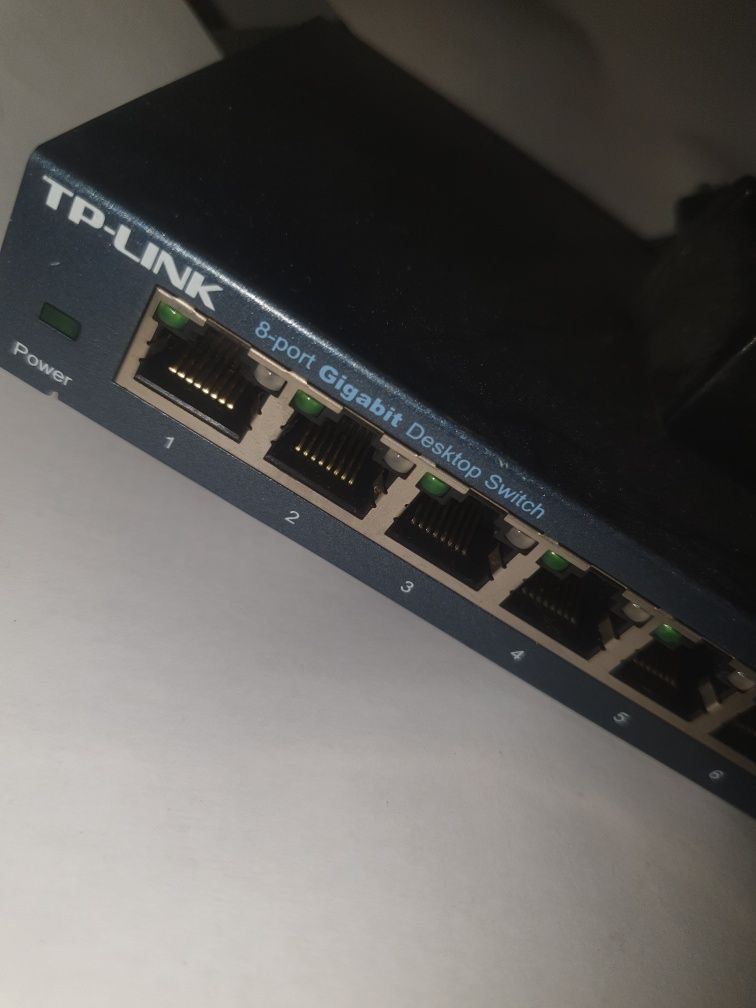 Switch TPlink SG108 8 portow