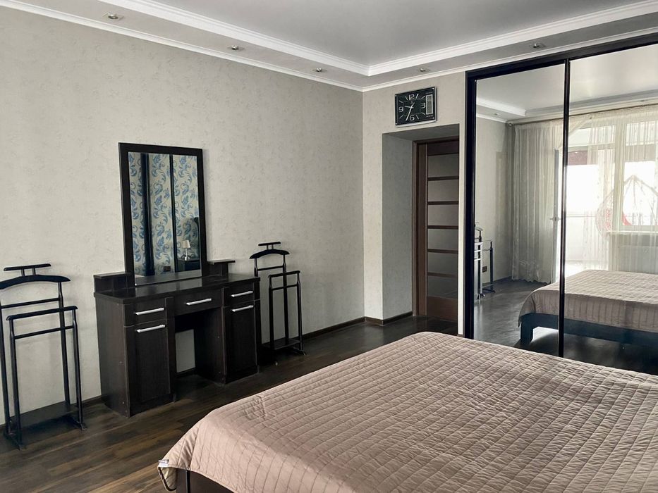 Рів'єра Трьохкімнатна квартира