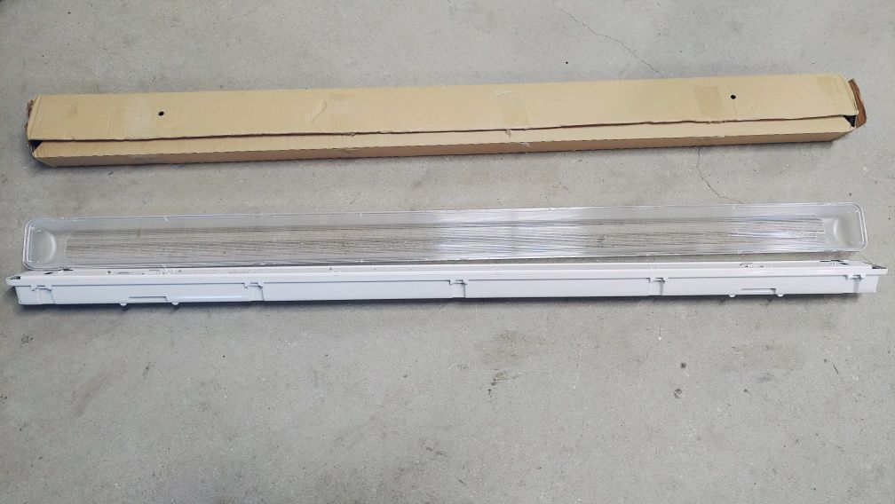 Lampa hermetyczna TRILUX garażowa nowa świetlówka graits