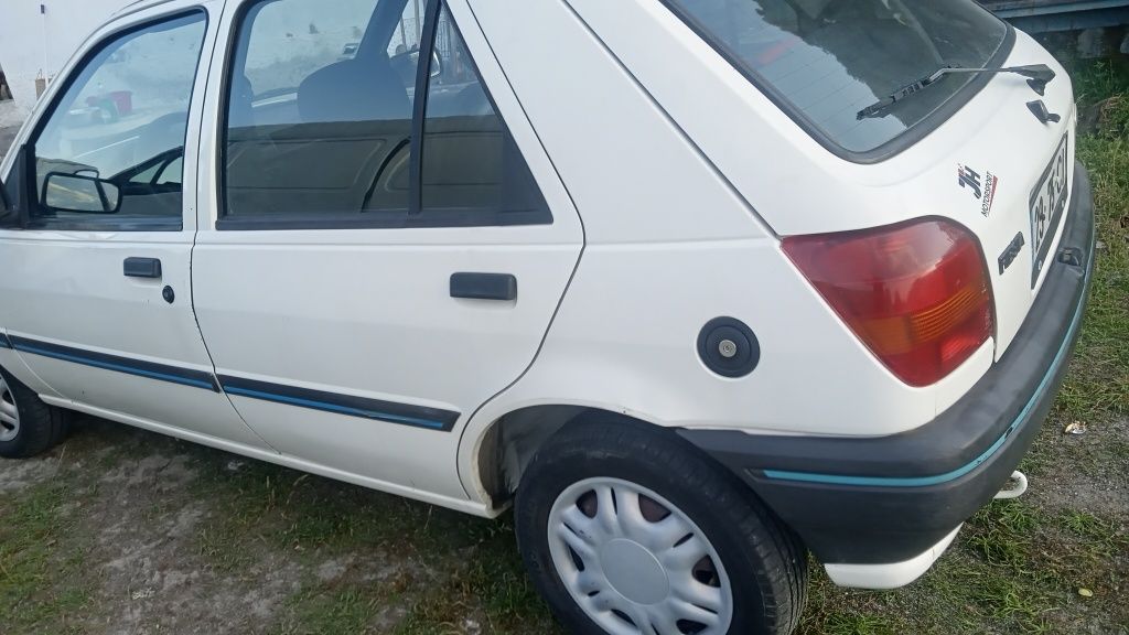 Troc Ford Fiesta em bom estado