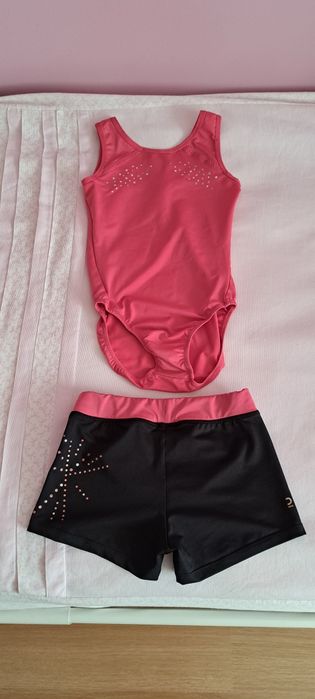 Vendo fato de ginastica