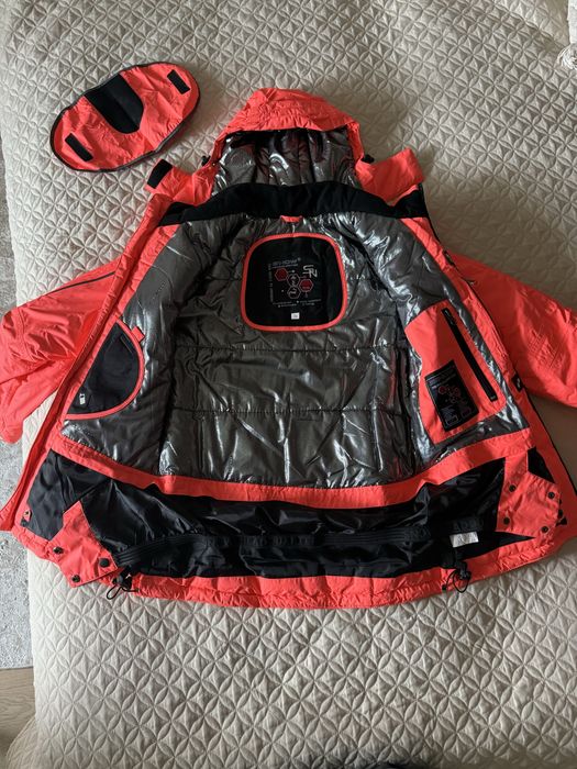 Продаю жіночу гірськолижну куртку Snow Headquarter