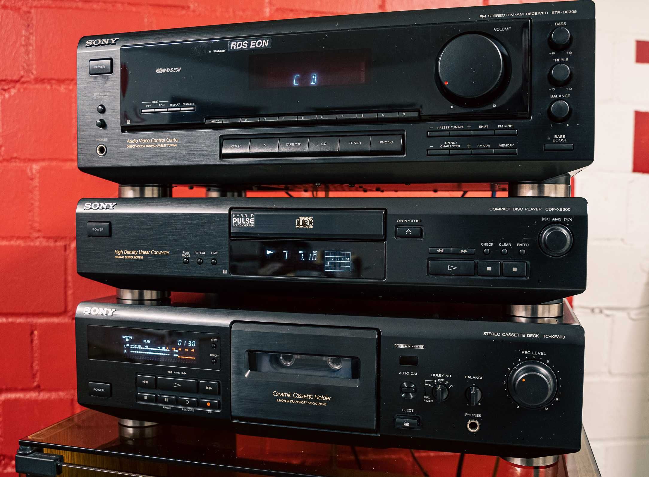 Sony STR-DE305, CDP-XE300, TC-KE300