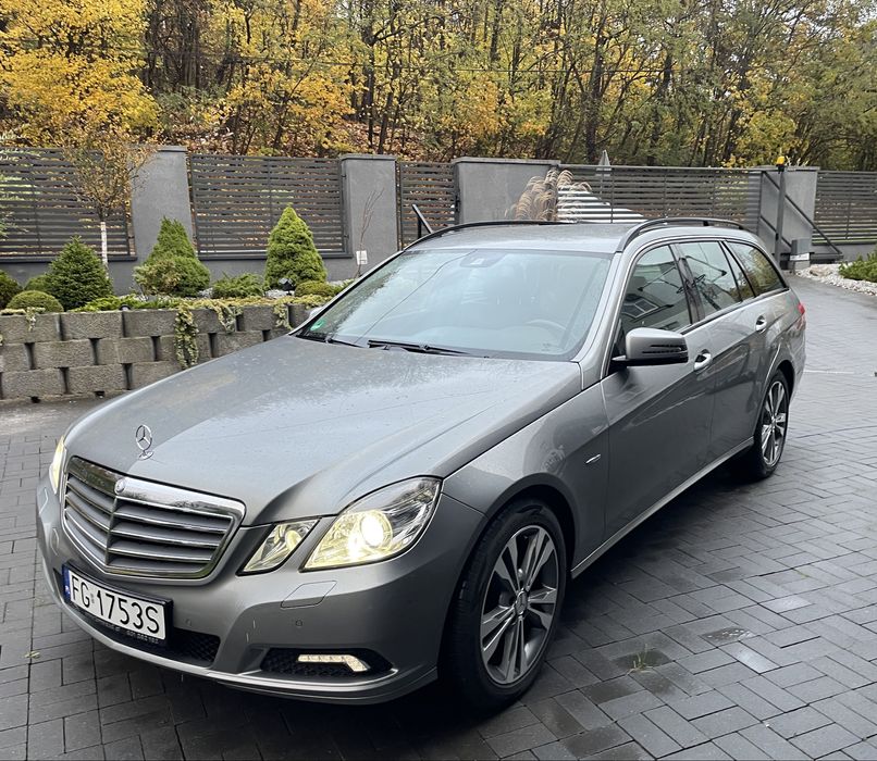 Mercedes E Klasa BIXenon Skóra ASO historia oryginalny Lakier Navi PDC