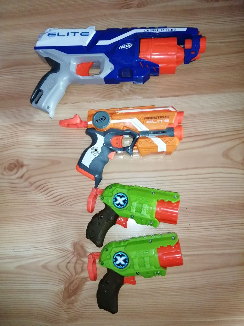 Nerf pistolety i okulary