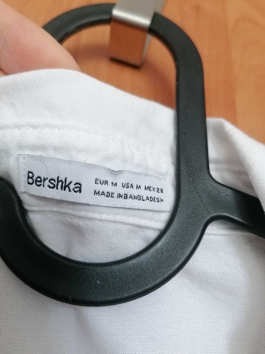 Sukienka biała Bershka