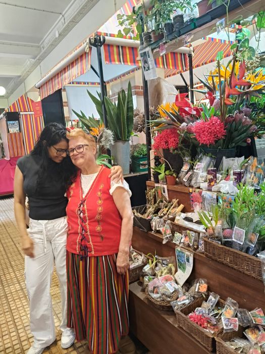 Tomo conta de pessoas idosas