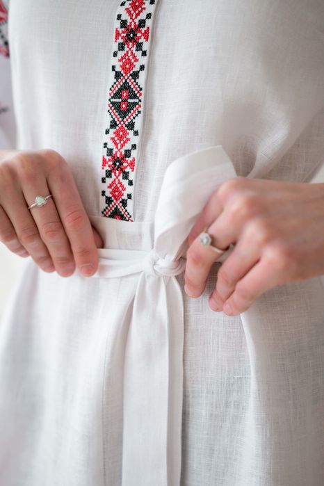 Жіноча сукня міді вишиванка «Мозаїка», білий льон 100%